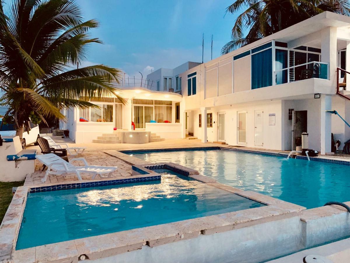 Апартаменти Ventana Al Atlantico At Arecibo 681 Ocean Drive Islote Екстер'єр фото