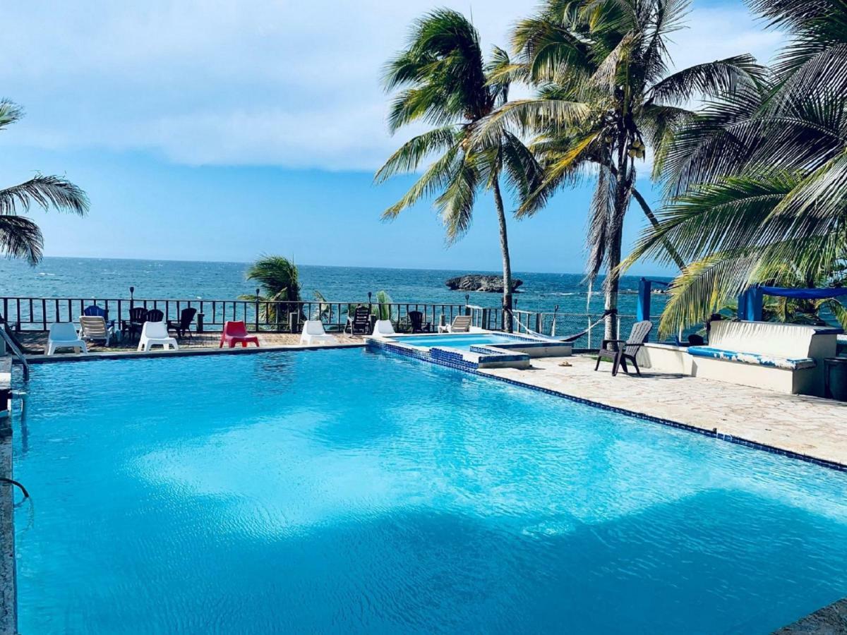 Апартаменти Ventana Al Atlantico At Arecibo 681 Ocean Drive Islote Екстер'єр фото